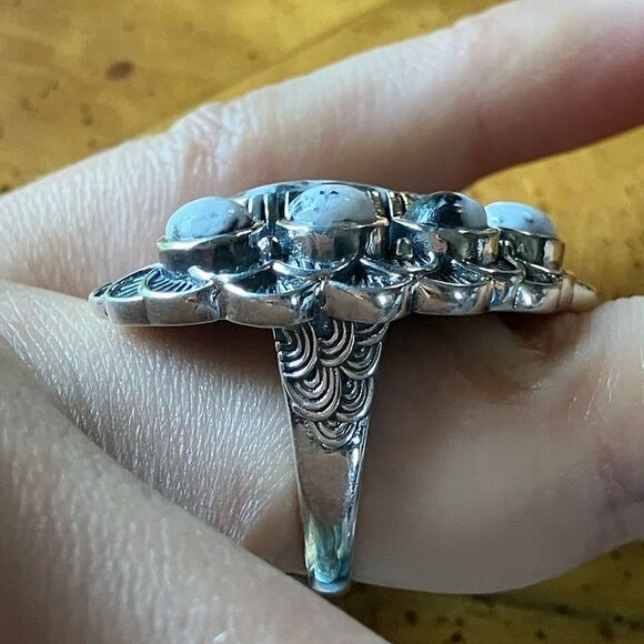 Natural White Buffalo Sterling Silver Artistic Cocktail Ring Size 6 - Picture 3 of 9